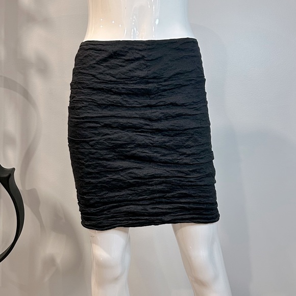 Sarah Pacini Stretch Krinkle Mini Pencil Skirt - Picture 1 of 9